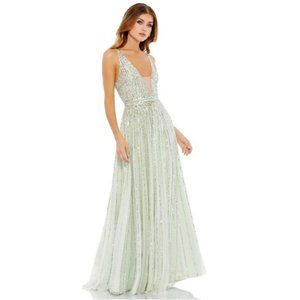 MAC DUGGAL Sequin Illusion Plunge Neck Tulle Gown in Mint Size US 8